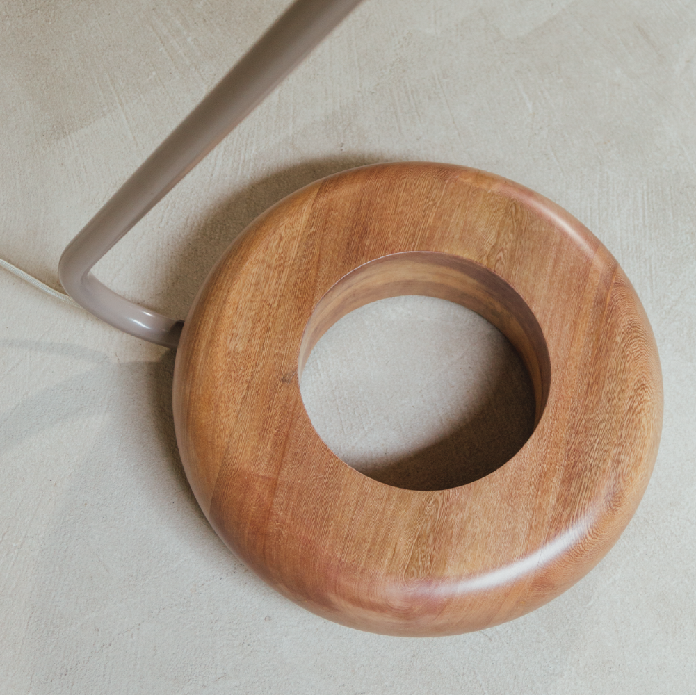 Iris table lamp