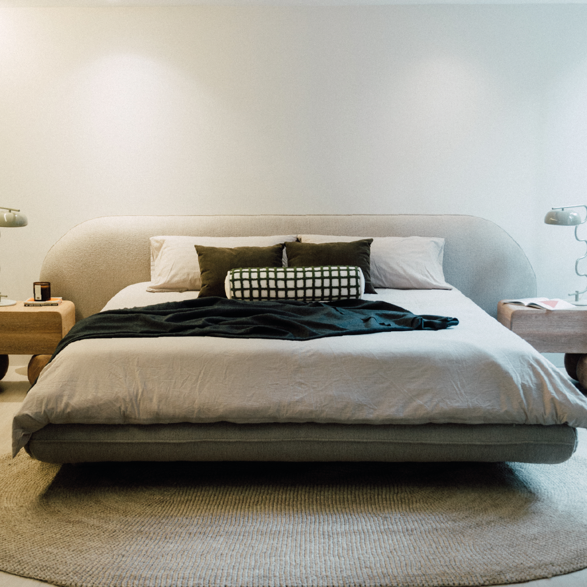 Horus queen bed