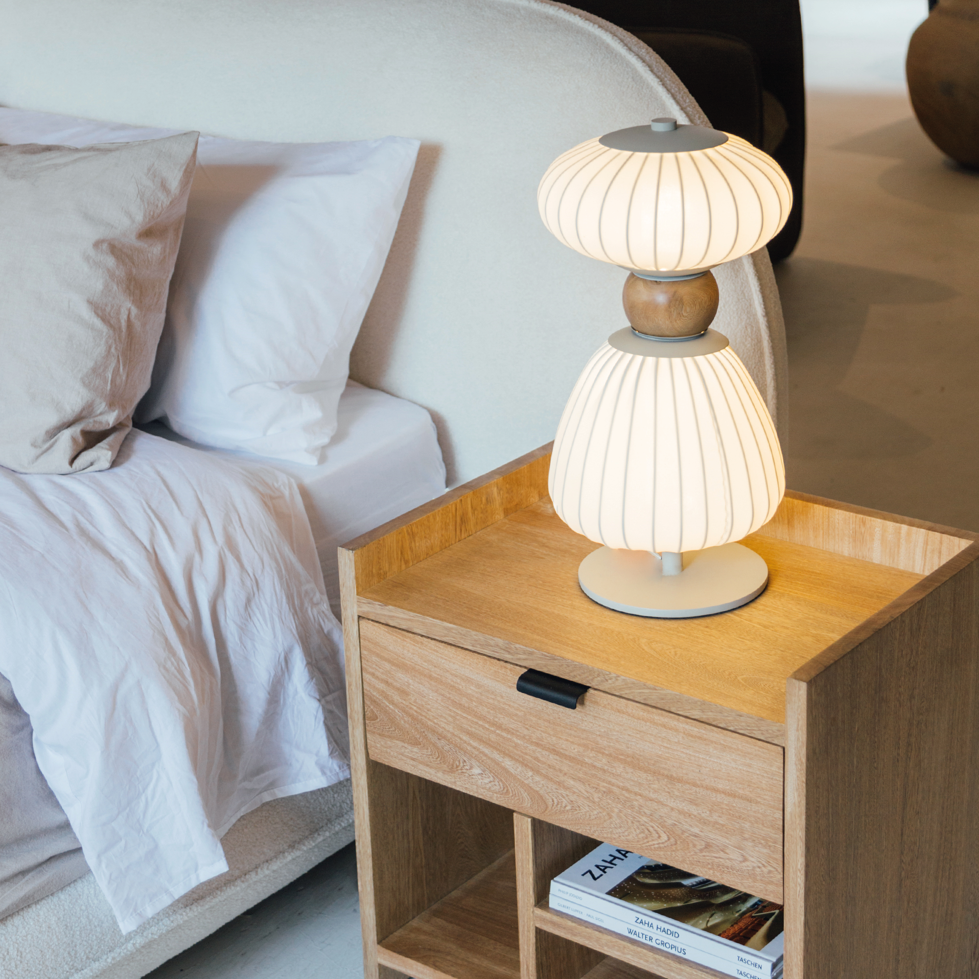 Horus king bed