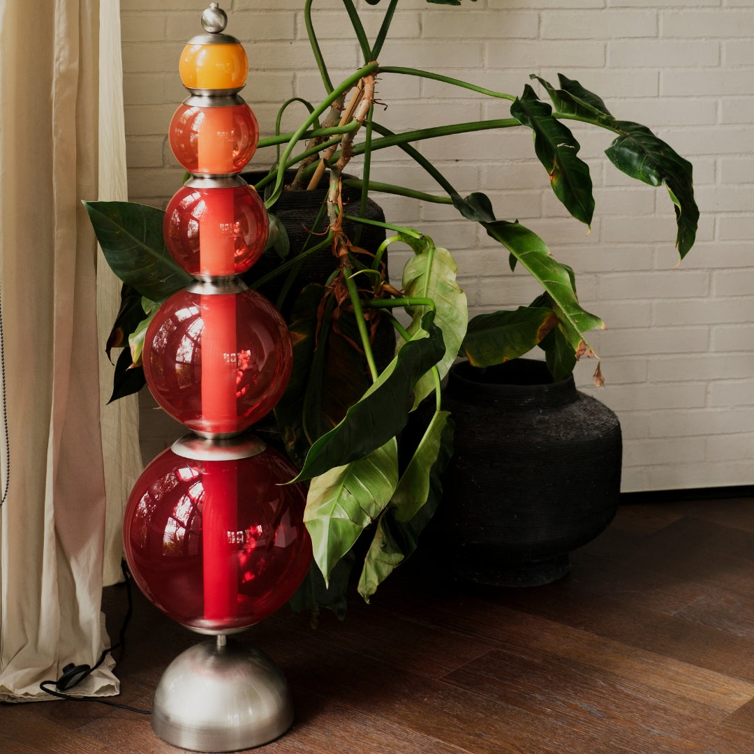 Nostra floor lamp