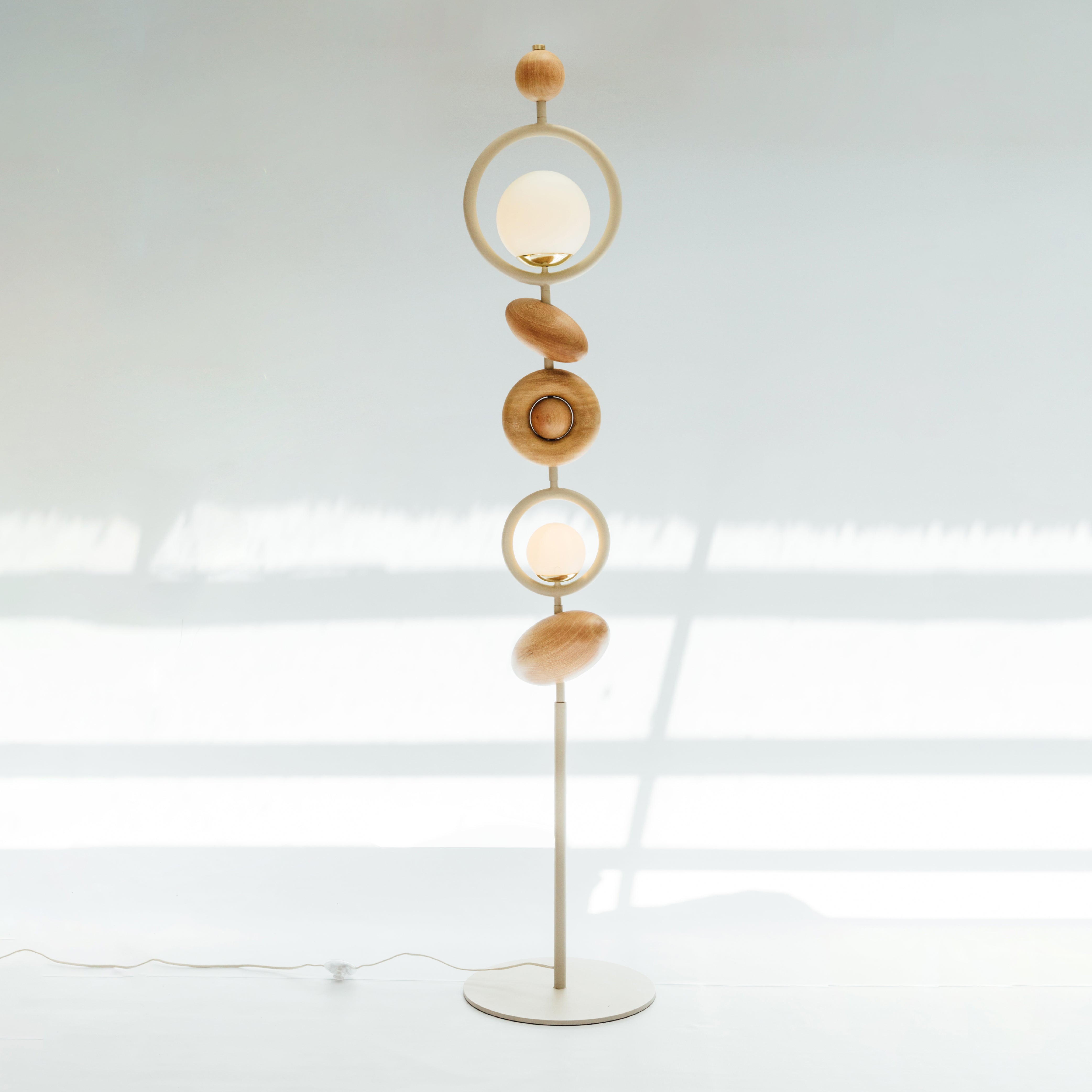 Bora floor lamp