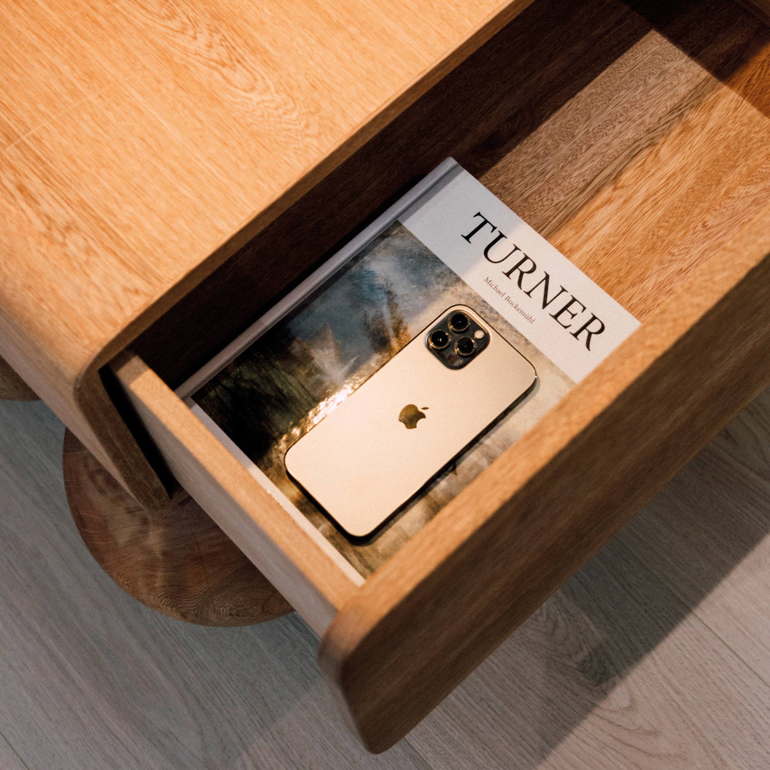 Lisboa nightstand